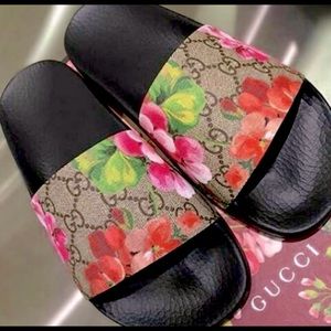 gucci bloom slides